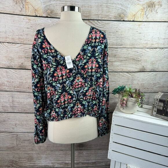 NWT LOFT Women's Medium Black Floral Long Sleeve Rayon Blouse Top - Picture 3 of 7